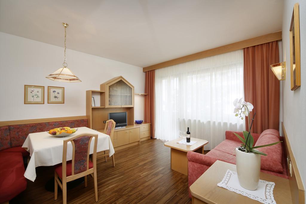 Egger Apartments Rifiano Quarto foto